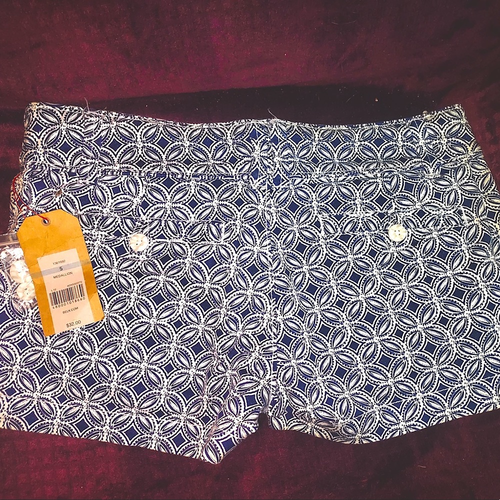 Women’s Red Camel shorts